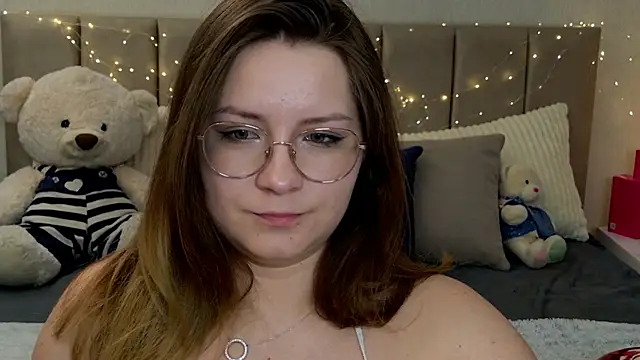 Snapshot of Briarx chatting on May 5, 2026, 7:44 pm Briarx online show from May 5, 2026, 7:44 pm