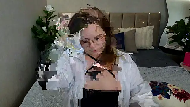 Snapshot of Briarx chatting on June 4, 2026, 6:36 pm Briarx online show from June 4, 2026, 6:36 pm