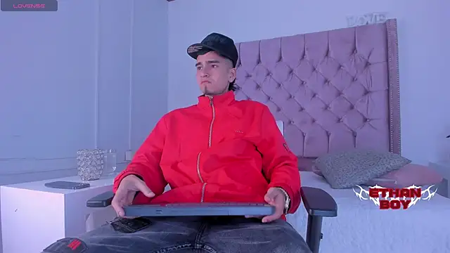 Ethan Boy  online show from December 1, 2025, 8:58 pm