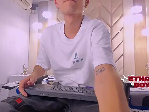 Ethan Boy  online show from February 2, 2026, 8:29 pm