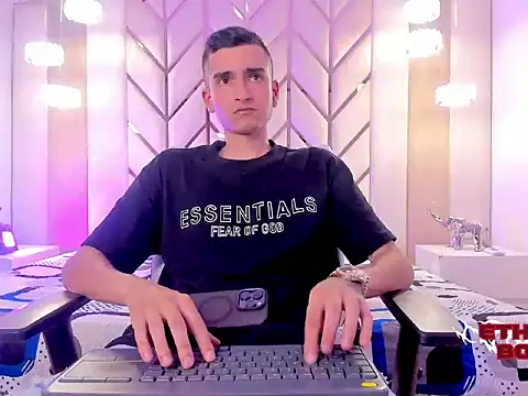 Ethan Boy  online show from February 7, 2026, 7:50 pm