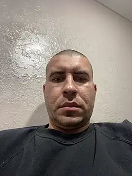 AronMode online show from December 4, 2025, 2:26 pm