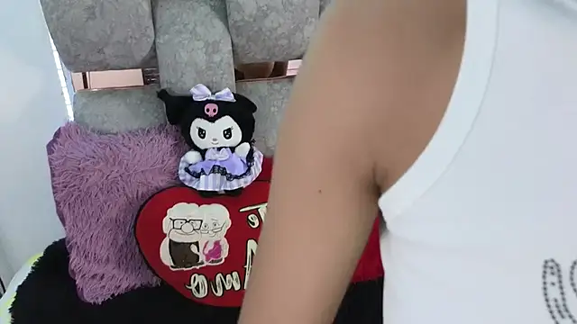 alix kitty online show from April 20, 2026, 10:55 pm