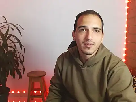 Maax3023 online show from October 13, 2025, 1:11 pm