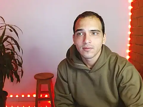 Maax3023 online show from October 17, 2025, 12:41 pm