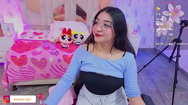 Snapshot of MARIANA_TAY1 chatting on June 4, 2026, 3:01 am MARIANA TAY1 online show from June 4, 2026, 3:01 am
