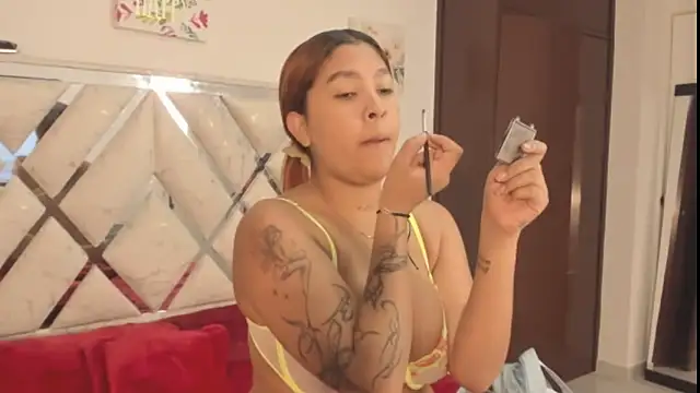 VenusBelle online show from October 18, 2025, 11:55 am