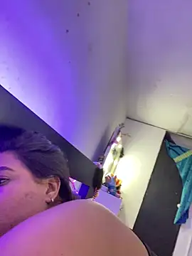 Snapshot of AnyRUSSO chatting on February 1, 2026, 8:57 am AnyRUSSO online show from February 1, 2026, 8:57 am