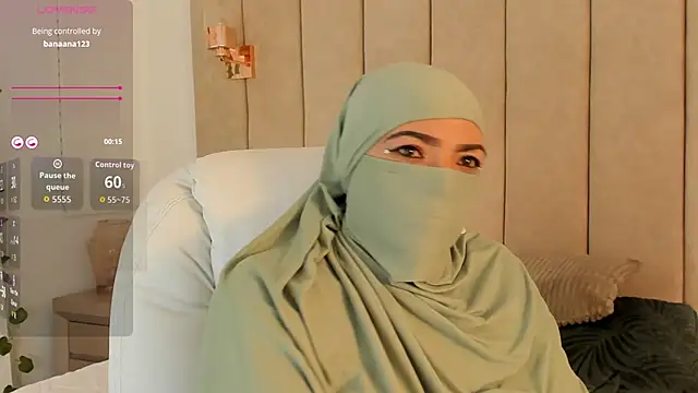  naylaa  online show from November 20, 2025, 3:50 am