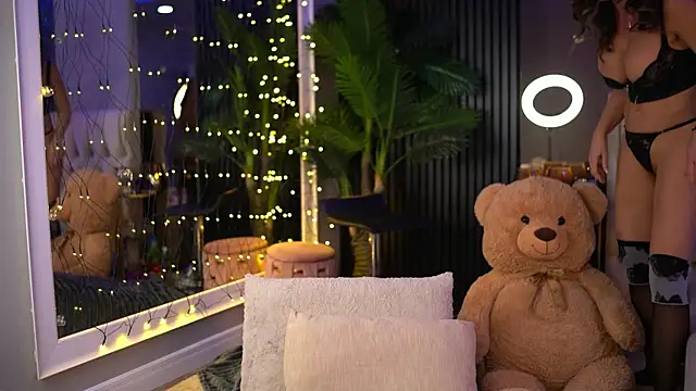 Snapshot of LuxenNoir chatting on January 11, 2026, 6:40 am LuxenNoir online show from January 11, 2026, 6:40 am