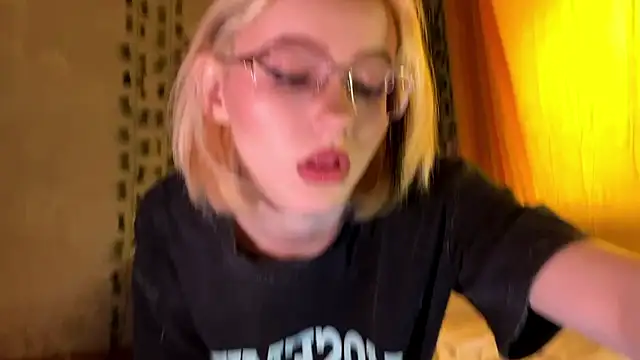 Kate mikki online show from February 4, 2026, 4:51 am