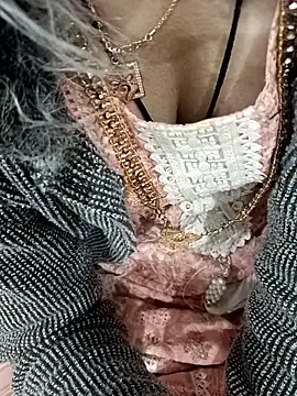 HOT-CPL-11 online show from December 4, 2025, 6:16 pm