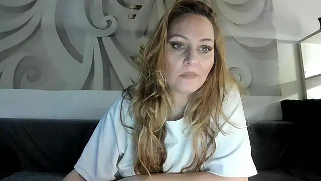 88  callmemadam  88 online show from November 14, 2025, 10:29 pm