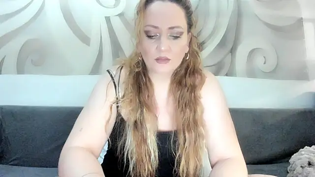 88  callmemadam  88 online show from December 19, 2025, 11:34 pm