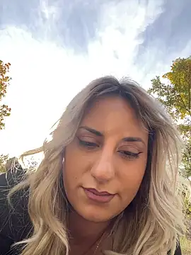 SinfulLovers33 online show from October 29, 2025, 12:07 pm