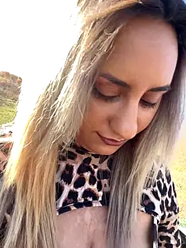 SinfulLovers33 online show from November 1, 2025, 11:45 am