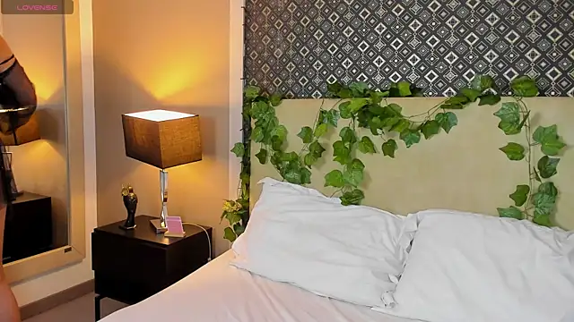 GabrielaBali online show from November 30, 2025, 4:38 am