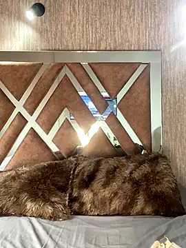 ElectraPink  online show from October 29, 2025, 12:40 pm