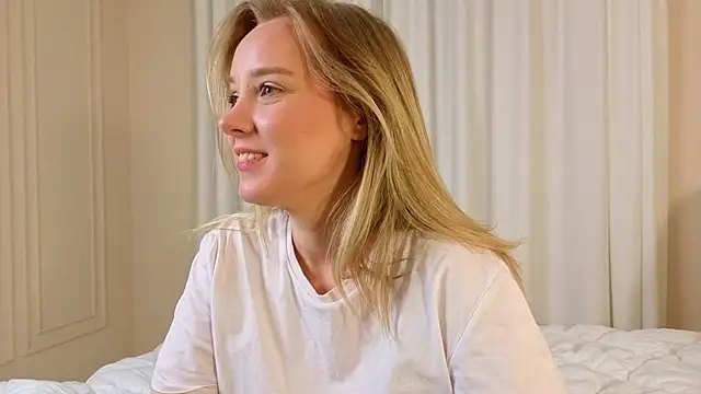 AIicaparkerc online show from October 17, 2025, 10:34 pm