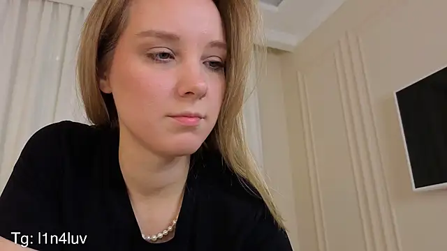 AIicaparkerc online show from November 16, 2025, 9:31 pm