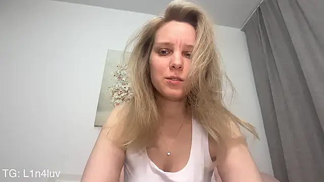 AIicaparkerc online show from April 19, 2026, 6:21 pm