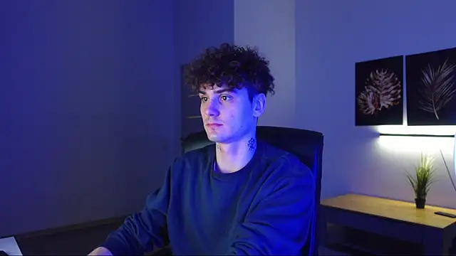 Nick Phillip online show from November 30, 2025, 2:21 pm