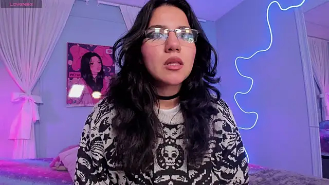 HollyPeach online show from January 10, 2026, 4:31 pm