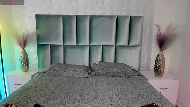 Snapshot of HollyPeach chatting on July 6, 2026, 7:38 pm HollyPeach online show from July 6, 2026, 7:38 pm