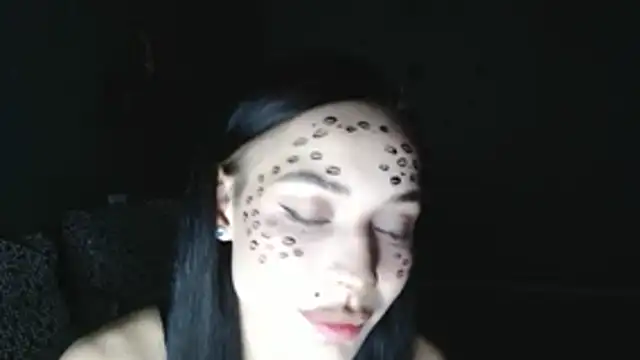 Daphne Darkthorn online show from October 31, 2025, 4:41 pm