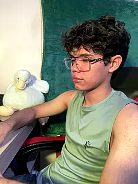 Snapshot of Im_Camii chatting on October 12, 2025, 5:34 pm Im Camii online show from October 12, 2025, 5:34 pm