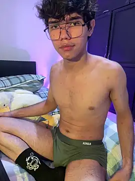 Snapshot of Im_Camii chatting on October 27, 2025, 6:23 pm Im Camii online show from October 27, 2025, 6:23 pm