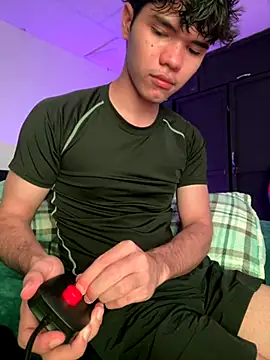 Snapshot of Im_Camii chatting on December 2, 2025, 6:03 pm Im Camii online show from December 2, 2025, 6:03 pm