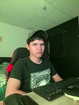 Snapshot of Im_Camii chatting on February 14, 2026, 7:32 pm Im Camii online show from February 14, 2026, 7:32 pm