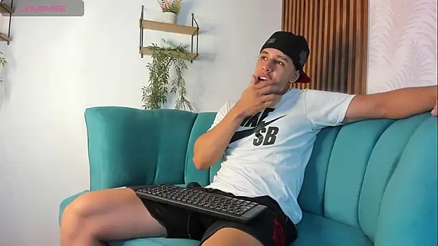 Adrian Volt online show from December 20, 2025, 3:24 am