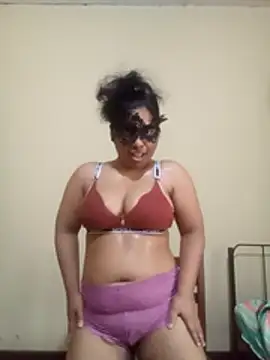 Expose Queen online show from March 14, 2026, 6:19 am