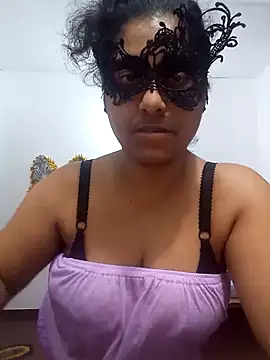 Snapshot of Expose_Queen chatting on May 19, 2026, 7:42 pm Expose Queen online show from May 19, 2026, 7:42 pm