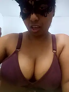 Snapshot of Expose_Queen chatting on June 18, 2026, 6:34 pm Expose Queen online show from June 18, 2026, 6:34 pm