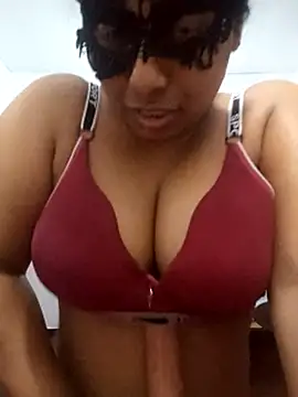 Snapshot of Expose_Queen chatting on June 19, 2026, 6:34 pm Expose Queen online show from June 19, 2026, 6:34 pm