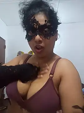 Expose Queen online show from July 21, 2026, 4:53 pm