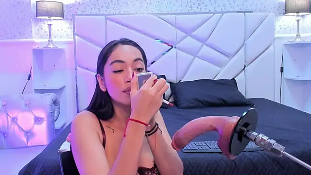 GabbiePrice online show from April 10, 2026, 11:48 am