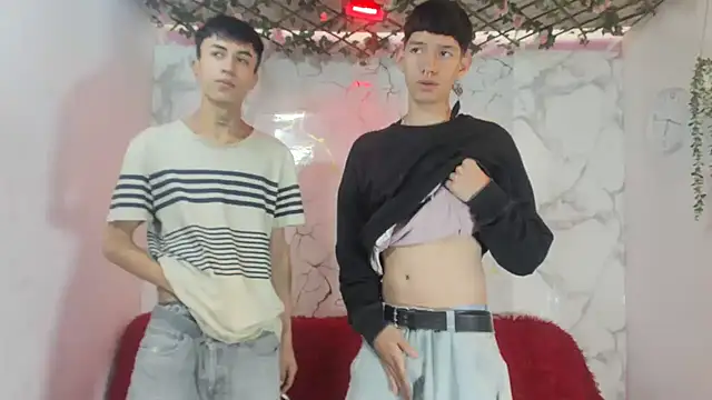 heyy noah11 online show from April 18, 2026, 1:37 pm