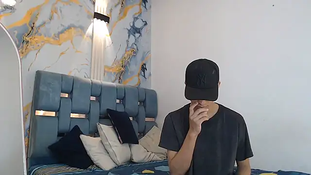 EMPIRE BOYS1 online show from February 21, 2026, 7:37 pm