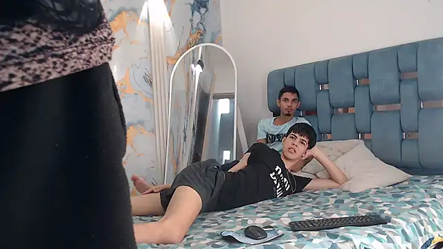 EMPIRE BOYS1 online show from April 19, 2026, 1:21 pm