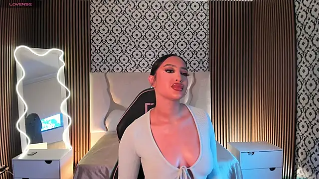 BEELLA TAY1 online show from April 25, 2026, 11:46 am