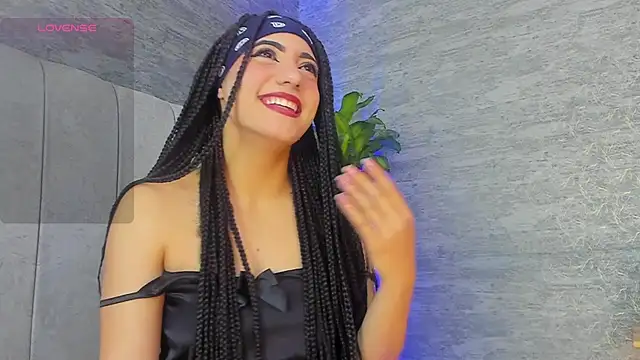 odett rivas  online show from October 19, 2025, 5:41 am