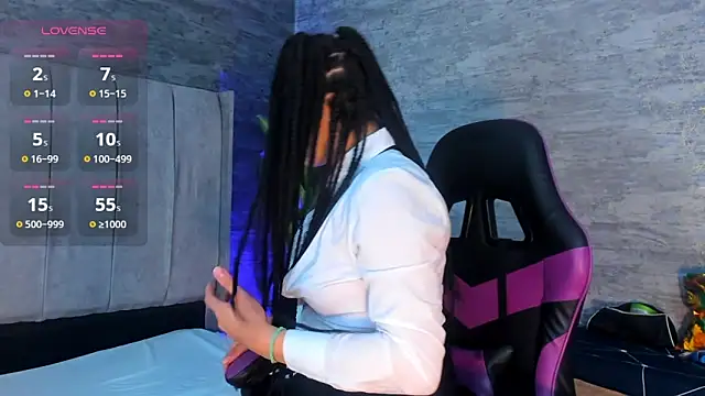 odett rivas  online show from October 22, 2025, 5:41 am