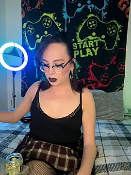 MiniMonroe online show from November 2, 2025, 8:06 am