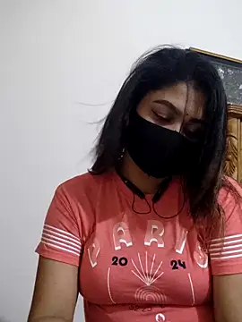 Tanha18 online show from October 18, 2025, 7:36 pm