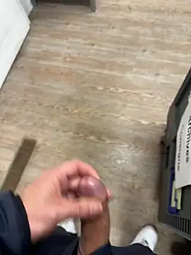 AlexGogo23 online show from April 23, 2026, 6:03 am