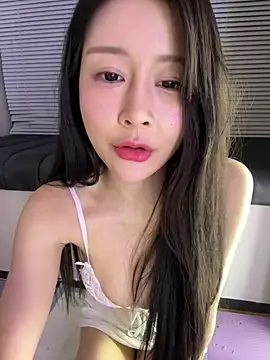 Snapshot of yiyi_3523 chatting on July 15, 2026, 2:33 pm yiyi 3523 online show from July 15, 2026, 2:33 pm